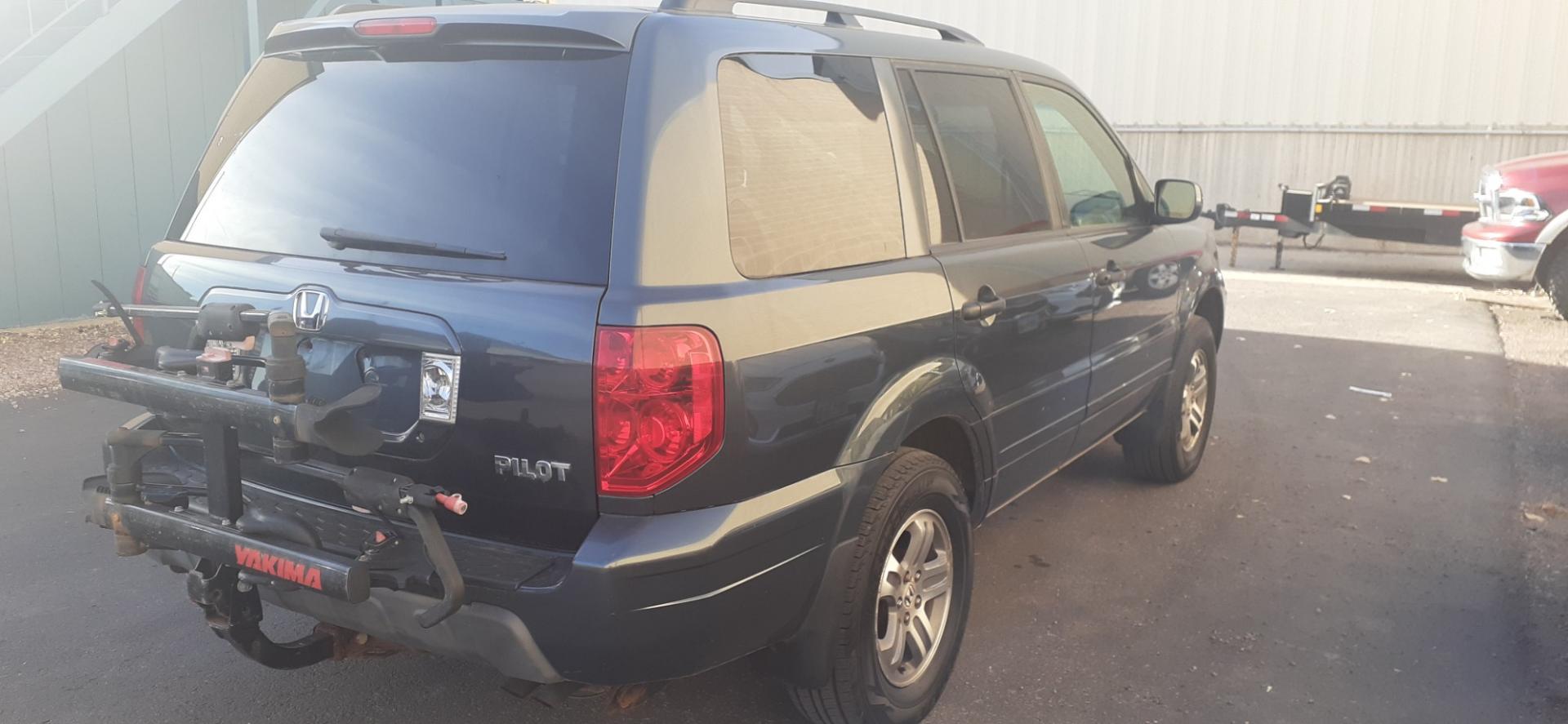 2004 Honda Pilot (2HKYF18594H) , located at 2015 Cambell Street, Rapid City, SD, 57701, (605) 342-8326, 44.066433, -103.191772 - CARFAX AVAILABLE - Photo#3